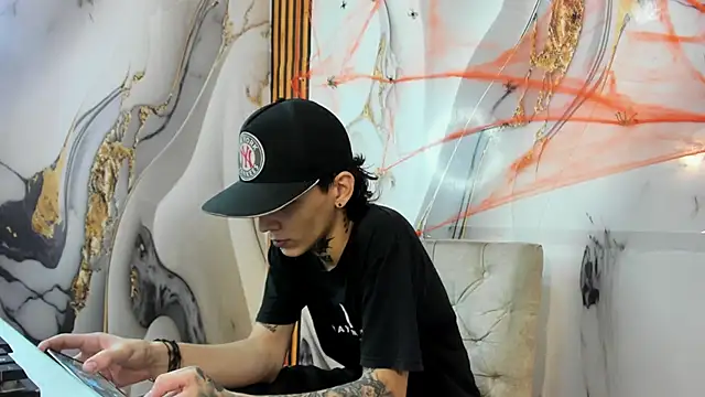 StraightBoy Nick online show from November 2025 03:17:01 AM