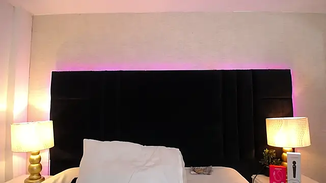 laila stilwiills online show from April 2026 04:46:01 AM