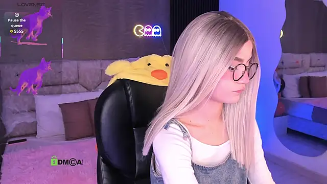 Arinextdoor online show from October 2025 11:05:02 PM