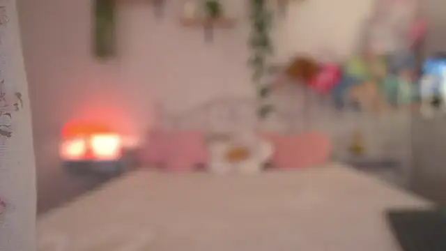 Snapshot of violeth____ chatting on May 2026 01:08:01 PM violeth online show from May 2026 01:08:01 PM