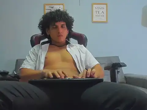 Xfire boy69 online show from September 2025 09:36:02 PM