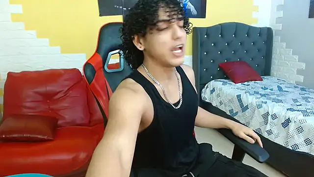 Xfire boy69 online show from September 2025 04:19:01 PM