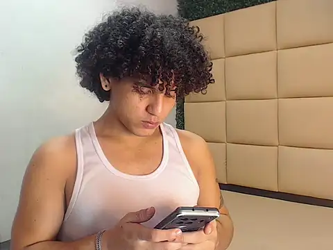 Xfire boy69 online show from October 2025 04:26:02 PM