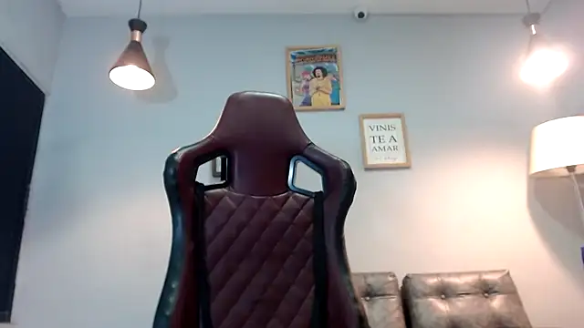 Xfire boy69 online show from November 2025 02:12:02 PM