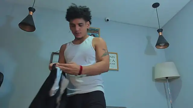 Xfire boy69 online show from December 2025 02:10:02 PM