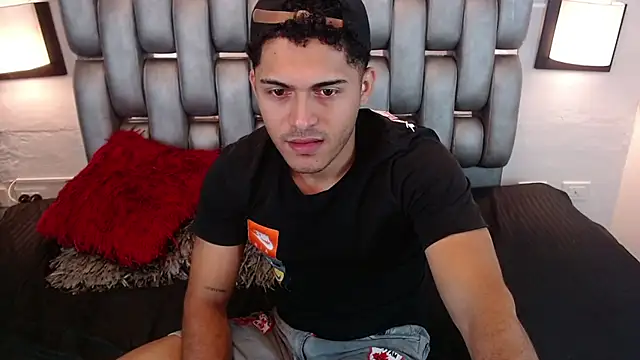 Derek Storm  online show from April 2026 11:32:01 AM