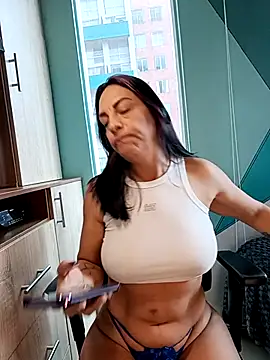  Kamy Hot online show from October 2025 09:05:02 PM