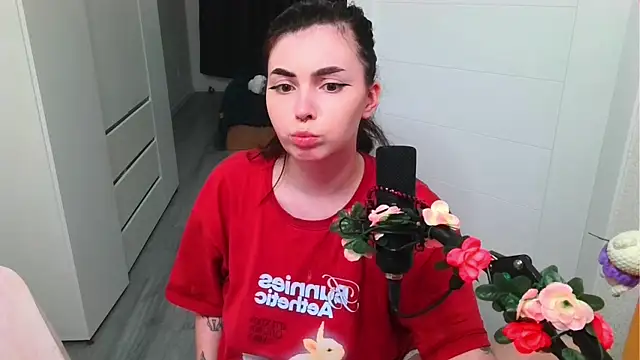 peachyness online show from April 2026 03:10:02 PM