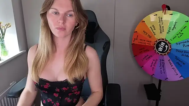 Lilly-Luscious online show from April 2026 02:12:01 PM