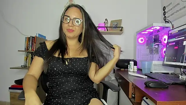 lady sophie online show from September 2025 08:10:01 PM