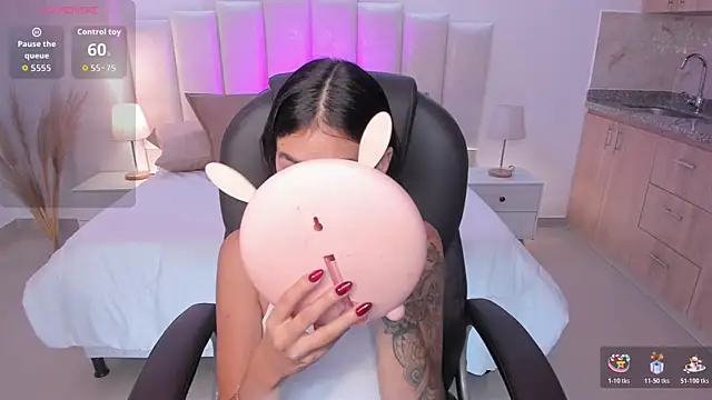 miranda crawfor online show from November 2025 12:17:01 PM