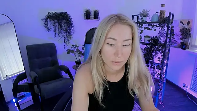 AstraMonroe online show from April 2026 04:46:01 AM