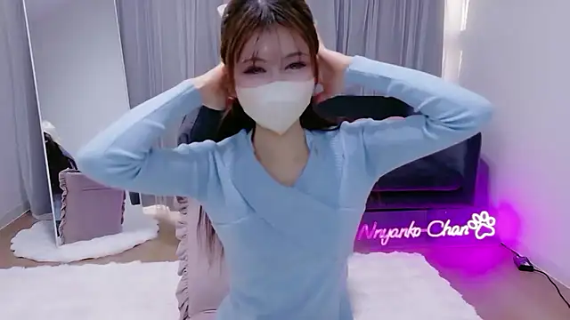 -Nyanko-chan- online show from March 2026 09:18:01 PM