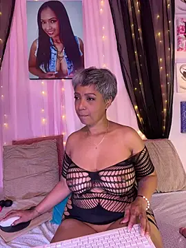 skarlleth 11 online show from November 2025 02:06:01 PM