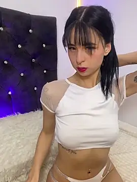 Lia  1 online show from October 2025 12:35:02 PM