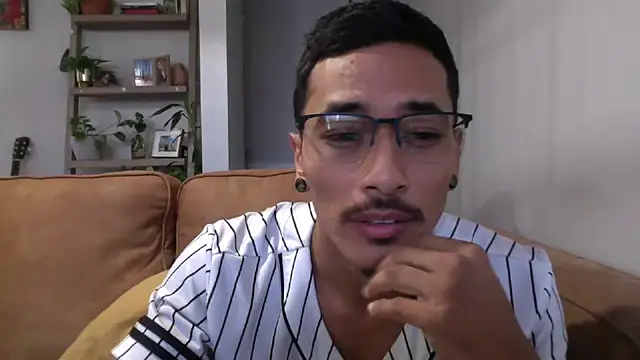 tanjir020 online show from October 2025 05:36:02 PM