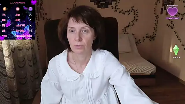 Lia Tito online show from September 2025 01:58:01 PM