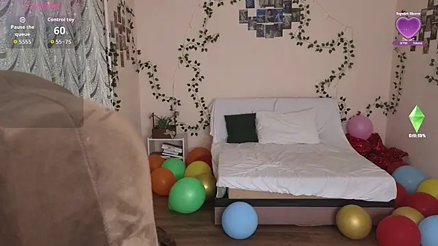 Lia Tito online show from October 2025 02:40:02 PM