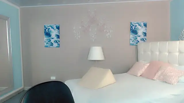 Snapshot of maddissonivanova chatting on February 2026 06:56:02 PM maddissonivanova online show from February 2026 06:56:02 PM