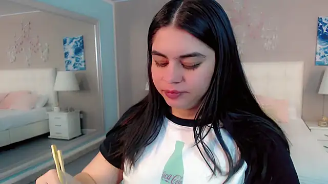 Snapshot of maddissonivanova chatting on February 2026 07:14:02 PM maddissonivanova online show from February 2026 07:14:02 PM