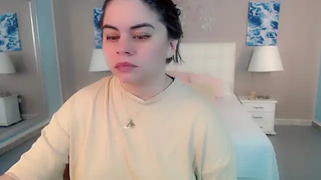 Snapshot of maddissonivanova chatting on February 2026 07:01:01 PM maddissonivanova online show from February 2026 07:01:01 PM