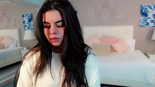 maddissonivanova online show from April 2026 07:05:02 PM