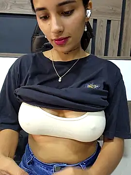Snapshot of Lorena_Mcfly chatting on September 2025 01:22:01 PM Lorena Mcfly online show from September 2025 01:22:01 PM