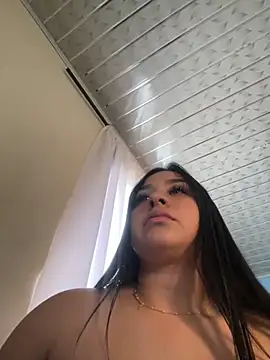 Snapshot of BELLAALEJA chatting on November 2025 07:14:01 PM BELLAALEJA online show from November 2025 07:14:01 PM