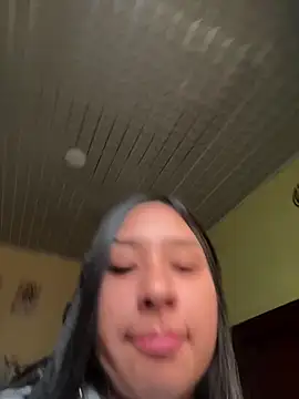 Snapshot of BELLAALEJA chatting on December 2025 10:41:02 PM BELLAALEJA online show from December 2025 10:41:02 PM