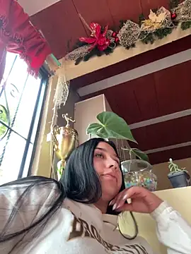 Snapshot of BELLAALEJA chatting on December 2025 07:29:02 PM BELLAALEJA online show from December 2025 07:29:02 PM