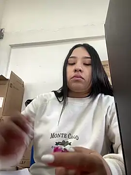 Snapshot of BELLAALEJA chatting on December 2025 01:16:02 PM BELLAALEJA online show from December 2025 01:16:02 PM