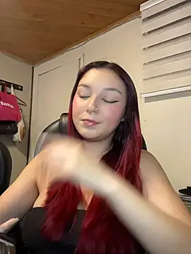 Snapshot of Karen18_boobs chatting on June 2026 05:12:01 AM Karen18 boobs online show from June 2026 05:12:01 AM