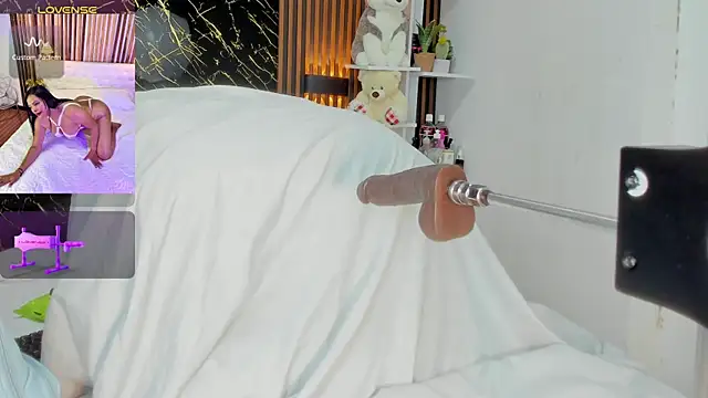 Snapshot of emma_liz2 chatting on May 2026 11:59:01 AM emma liz2 online show from May 2026 11:59:01 AM