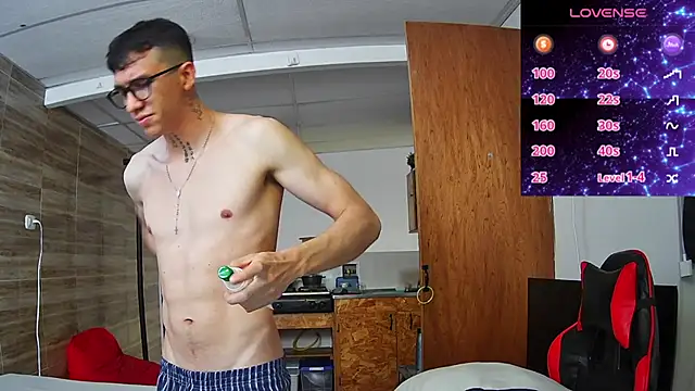 Snapshot of angelicious_ chatting on November 2025 07:12:01 PM angelicious online show from November 2025 07:12:01 PM