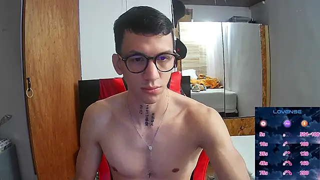 Snapshot of angelicious_ chatting on February 2026 01:07:02 PM angelicious online show from February 2026 01:07:02 PM