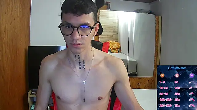 Snapshot of angelicious_ chatting on February 2026 01:11:01 PM angelicious online show from February 2026 01:11:01 PM