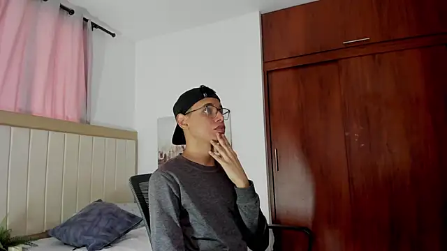 tristan gold online show from October 2025 01:34:01 PM