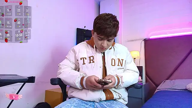 Lucass love online show from February 2026 01:05:02 PM