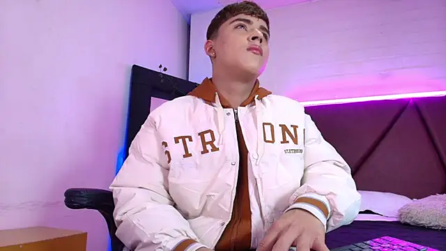 Lucass love online show from February 2026 01:05:01 PM