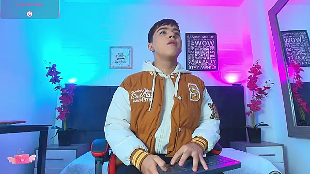 Lucass love online show from February 2026 01:20:01 PM