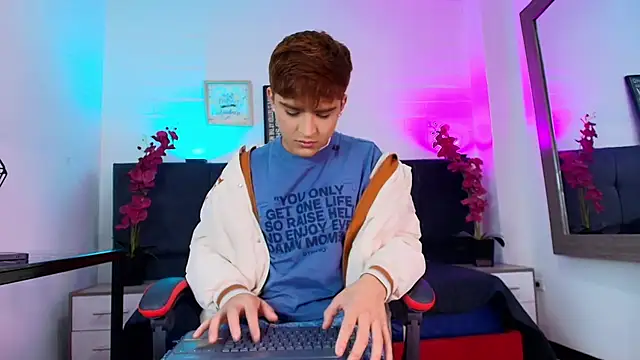 Lucass love online show from March 2026 01:37:01 PM