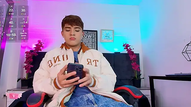 Lucass love online show from March 2026 12:42:02 PM