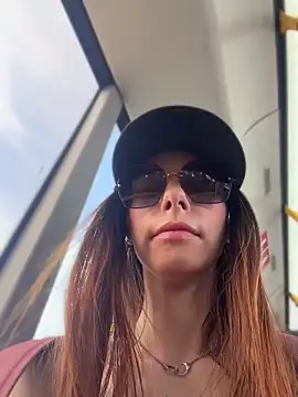 Amelie Crosby online show from June 2026 01:38:02 PM