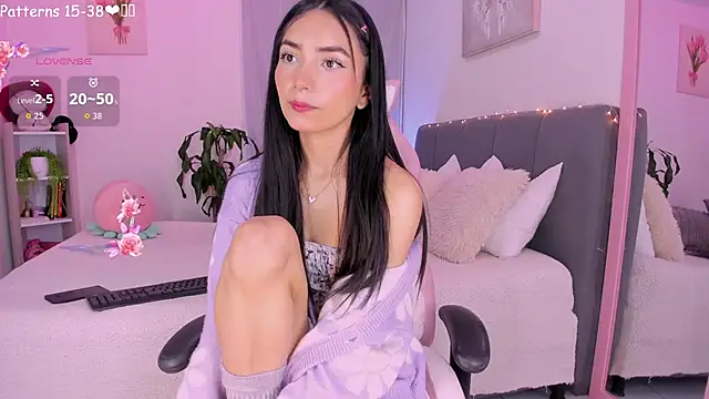 Littlee lollii online show from February 2026 04:32:01 AM