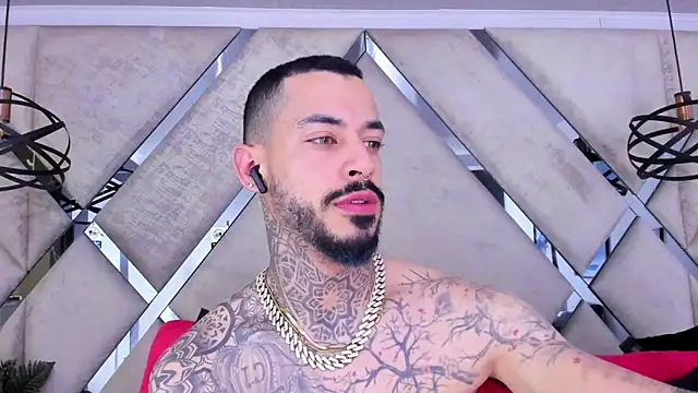 VinzenzRizzo online show from February 2026 04:28:02 AM