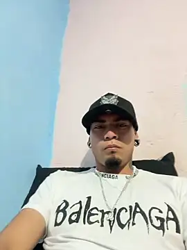 Ricardo2334 online show from February 2026 04:00:01 AM