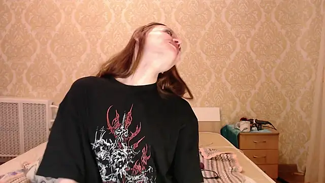 Kitkaat00 online show from December 2025 12:43:01 PM