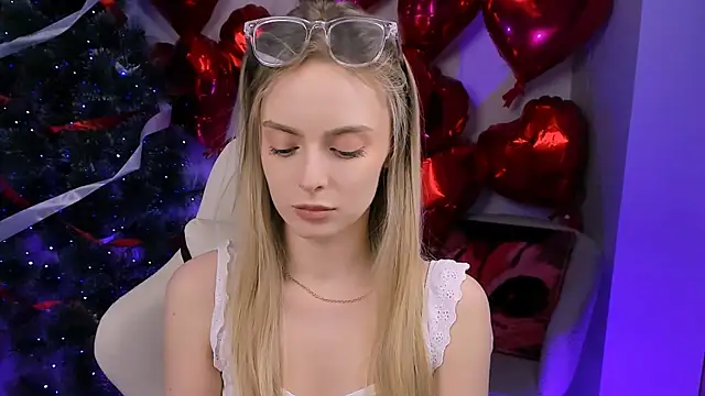 JuliaBrewwer online show from March 2026 06:02:02 PM