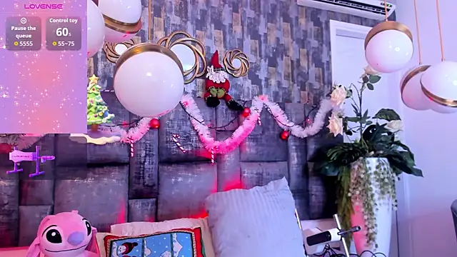 Snapshot of PatyLawrence chatting on December 2025 04:07:02 AM PatyLawrence online show from December 2025 04:07:02 AM