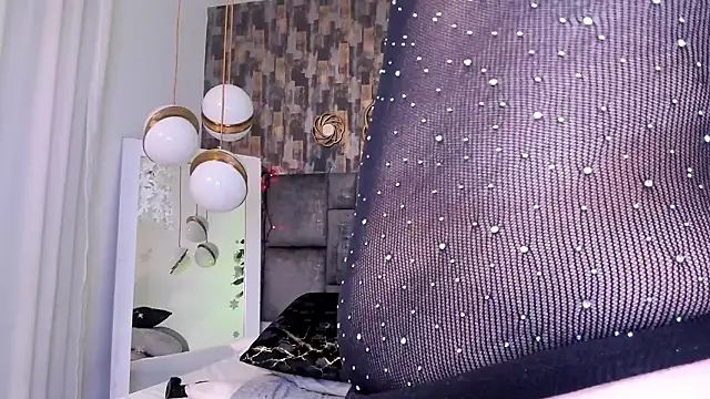 Snapshot of PatyLawrence chatting on February 2026 06:22:01 AM PatyLawrence online show from February 2026 06:22:01 AM